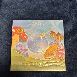 LUNAR BEAUTY moonshroom highlighter palette LIKE NEW tried